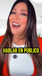 Mi voz también la he usado para cantar 🎤 Para los que no conocían ese lado  mío, canto desde pequeña , canté alabando a Dios, también en una orquesta y  hace parte