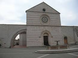 Clare of assisi (born chiara offreduccio and sometimes spelled clara, clair, claire, sinclair; Basilika Santa Chiara Denkmaler Und Monumente In Assisi
