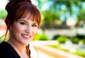 Ann Bode's Instagram, Twitter & Facebook