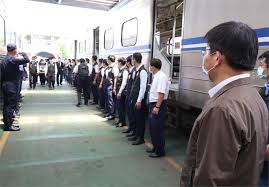 Перевод '台鐵企業工會理事長陳世杰證實袁淳修殉職' с китайского на русский: Qunltnlemvqigm