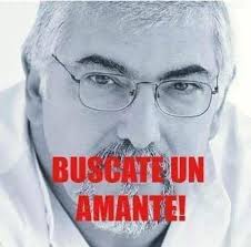 Un soneto del poeta y lingüista Paco Ligouri. INMORALEJA. Tengo un amigo  canijo que leyó en un libro viejo, aquel antiguo consejo y lo siguió muy  prolijo. En su propósito fijo pensó