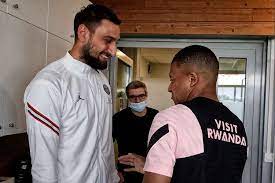 E meno male che mino raiola era in difficoltà per donnarumma. Lybiqebbjtkaqm
