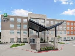 The distance between missouri city and houston is 15 miles. Houston Hotels Top 84 Hotels In Houston Tx By Ihg Price From Usd 65 55
