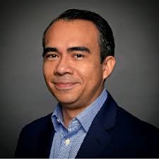 Florida Gators runner Taylor Tubbs could have returned for a fifth outdoor  season, but a highly sought after job with Deloitte in Washington, D.C. was  too much to turn down. Read more:… |