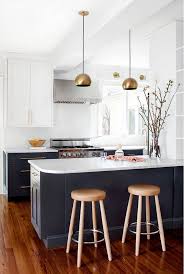 Two tone kitchen cabinets modern, title: Two Toned Kitchen Renovation Design Ideas Home Bunch An Interior Design Luxury Homes Blog Classic Kitchen Design Kitchen Design Modern Kitchen Design