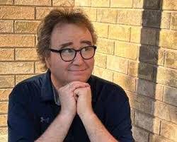 Eric Veale's Instagram, Twitter & Facebook