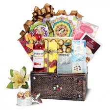 Dengan rawatan spa yang berpatutan, ibu anda akan merasa gembira kerana dapat memanjakan diri mereka di spa dan bantu melegakan tekanan mereka. Buy Mutiara Online Bloomhouse Hari Raya 2019 Basket Hamper
