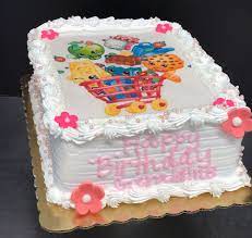 A quarter sheet cake has up to 18 servings. 1 4 Sheet Cake Serves 25 Azucar Bakery