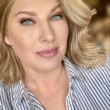 Deana Winn's Instagram, Twitter & Facebook