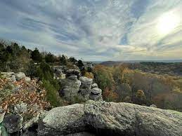 No fee for day hiking or overnight camping.no permit required. Garden Of The Gods Loop Illinois Alltrails