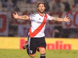 Ex jugador de fútbol profesional. Fernando Cavenaghi Muestra Sus Tatuajes De River Goal Com Goal Com