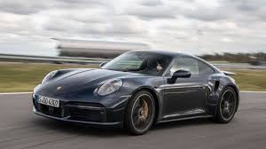 As in every electric vehicle, that mass is down low where it should. Porsche 911 Turbo Coupe Kaum Langsamer Als Die S Version Aber Viel Billiger Auto
