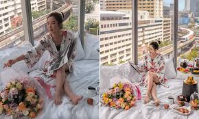 The below financial data is gathered and compiled by therichest analysts team to give you a better understanding of jamie cuaca net worth by breaking down the most relevant financial events such. Jamie Chua Reveals What Really Goes Into Her Glamorous Instagram Photos Daily Mail Online