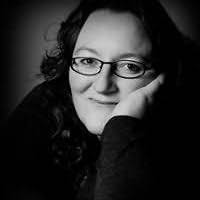 Behind Closed Doors (DCI Louisa Smith #2) by Elizabeth Haynes