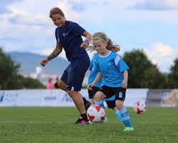 Play the official free fantasy football game of the nfl. Noa Ignite Fotball No Keeps Football Rolling Through The Year