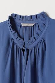 Blouse With Ruffled Collar Dusky Blue Ladies H M Us Moda Kiyafet Elbiseler