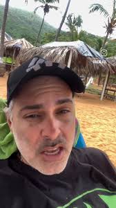 Cuca o Catalina? Como es la cosa? . . Es en serio...porque no es lo mismo  decir :Maria dame la Catalina....a Maria dame la....no no! . . Estamos en  Venezuela y los chinazos abundan! #venezuela ...