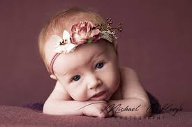 ✨ This morning, I had the pleasure of welcoming Carly and Isaac into the  studio with their four gorgeous daughters — Leyla, Camilla, Maddison, and  little Lily. 💛 We captured so many