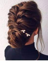 Avec Bun Plus Lousse Coiffure Soiree Coiffures Simples Cheveux Mi Long