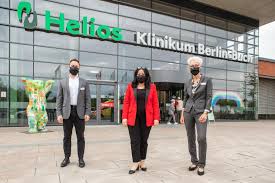 Helios klinikum berlin kliniken gmbh. Helios Klinikum Berlin Buch Gesundheitssenatorin Im Gesprach Mit Corona Teams Management Krankenhaus