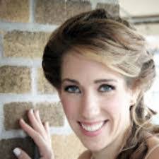 Julie Menard's Instagram, Twitter & Facebook