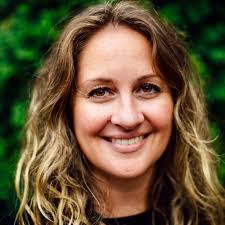 Michelle Ratcliffe's Instagram, Twitter & Facebook