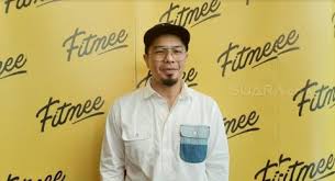Kabar mengejutkan datang dari rumah tangga pengacara kondang hotma sitompul. Heboh Kabar Istri Selingkuh Dengan Ayah Sambung Bams Eks Samsons Bungkam Suara Sumbar