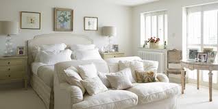 The room also boasts a gorgeous christmas tree decoration on the side. 5 Style Shortcuts To Get The Shabby Chic Look Artfinder