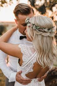 Runo Blumen Dortmund Hochzeitsfloristik Filigran Gearbeiteter Blumenkranz In Rose Al Hochzeit Frisuren Blumenkranz Haarkranz Hochzeit Hochzeit Frisuren Blumen