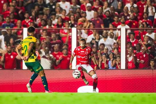 Vila Nova perde a lideran&ccedil;a da S&eacute;rie B ap&oacute;s empate com o Cuiab&aacute; em casa | Daqui