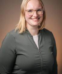 Tina Beyer's Instagram, Twitter & Facebook