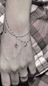 Zierliches Handgelenk Tattoo Mehr Tattoo Handtattoos Fur Frauen Tattoo Unterarm Innenseite Zierliche Tattoos
