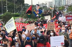 Jun 19, 2021 · na manhã de hoje (19), jair bolsonaro participou da cerimônia de juramento à bandeira e entrega de espadins da turma almirante bosísio da escola naval, na ilha de villegagnon, no rio de janeiro. Protesto Contra Bolsonaro Do Dia 24 Sera O Maior Preveem Organizadores Seculo Diario