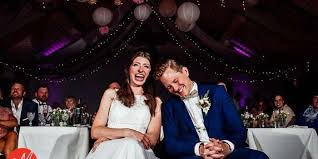 Genial Die Top 50 Der Besten Hochzeitsspiele Mit Denen Ihr Bei Jeder Hochzeitsfeier Eine Ausgelassene Stimmung Zaubert Mit Bildern Hochzeit Spiele Hochzeitsspiele Trauzeuge Hochzeit