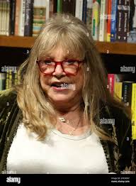 Miami, États-Unis d'Amérique. 08th avril 2023. CORAL GABLES, FL-AVRIL 8:  Modèle, photographe Pattie Boyd est vu pendant sa présentation de livre "Ma  vie en images" à Livre et Livres sur 8 avril