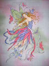Il kit da lavorare a punto croce contiene: 45 Cross Stitch Joan Elliott S Designs Ideas Cross Stitch Stitch Cross Stitch Patterns