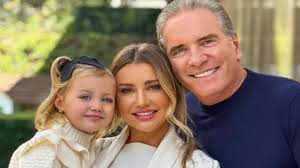 Roberto Justus é chamado de 'vovô' pela filha e Ana Paula Siebert se  diverte; veja vídeo