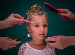 Jouer au jeu maquillage ado : A Partir De Quel Age Autoriser Sa Fille A Se Maquiller