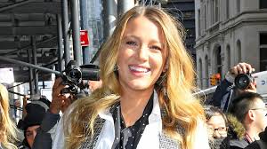 I'm so sad to share this news. Blake Lively Sagt Sie Ist Besessen Von Ihren Drei Kindern Promiflash De