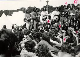 W młodości był uczestnikiem ruchu hipisowskiego i jednym z prekursorów tej młodzieżowej subkultury w polsce. Przypadek Marszalka Terleckiego Byly Hipis Zapomnial Jak Sam Byl Scigany Za Nienormalnosc