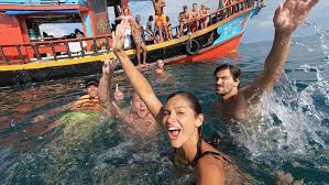 Couples travel to a tropical paradise where they are forced to decide if they're ready to commit to one another for the rest of their lives. Dating Show Casting Jetzt Anmelden