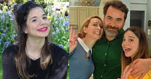 Ανέβασε στη συνέχεια ένα story στον λογαριασμό της στο. Mhn Arxizeis Th Moyrmoyra H Sofoyla Exei Gene8lia Fanerwse Thn Hlikia Ths Alla Kaneis Den Thn Pisteyei Enimerotiko Gr