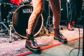 We're used to hosting bands and musicians worldwide, from store gigs, sets at our camden boot room to stages at sxsw. 5neahh Bdvlmm