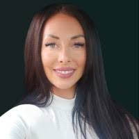 Shawn Molnar's Instagram, Twitter & Facebook