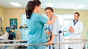 Técnico en Enfermería y Procedimientos de Apoyo a la Rehabilitación - Centro de formación Técnica Santo Tomás