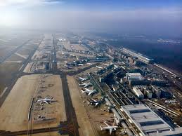 Fra iata) is the largest airport in germany and a global aviation hub located on the outskirts of frankfurt am main in the state of hesse. Journal Frankfurt Nachrichten Passagierwachstum Bei Fraport Aber Weniger Gewinn Flughafen Platzt Aus Allen Nahten