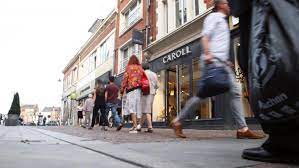 La liste des commerces autorisés à ouvrir «ne changera pas», affirme bruno le maire. He1a8urswnlvfm