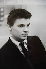 Hi everyone. I'm after a bit of help. I love “Love is strange” and own a  black Everly and I'm wanting to get the exact sound that Don has or near as.