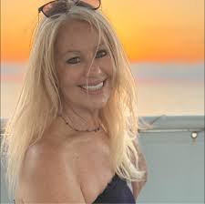 This queen @jplantstagram has been such a wonderful addition to our team  and personally to my life! For three years, she has been by my side through  it all and I couldn't