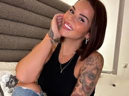 Frenchie Shore : Sarah Fraisou atomise l'émission, deux candidats lui  répondent vertement